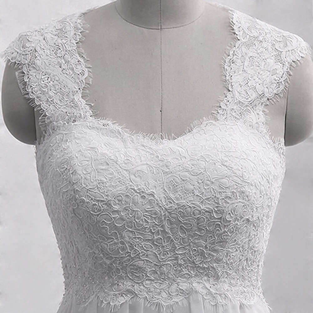 💍HP🔥 Chiffon Flowy Lace Back Wedding Gown, 2-26W - Picture 3 of 8